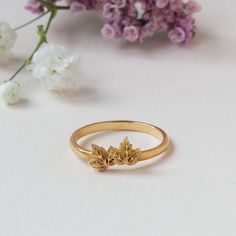 Leaf Ring Maple Leaf Ring Maple Ring Leaves Ring Nature - Etsy Leaf Ring Design, Simple Ring Design, Latest Ring Designs, Snake Ring Gold, خواتم خطوبة, Cute Pouch, Leaves Ring, Gold Finger Rings, Gold Jewels Design