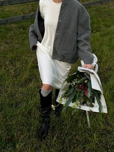 Rain Boot Outfit, Nature Photoshoot, Christian Fashion, Autumn Aesthetic, Fashion Photoshoot, Fall Looks, Minimal Fashion, Well Dressed