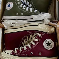 Converse Shoes Aesthetic, Dark Red Converse, Red Converse Shoes, Cute Converse Shoes, Look 80s, Cute Converse, Shoes Aesthetic, Dr Shoes, Red Converse