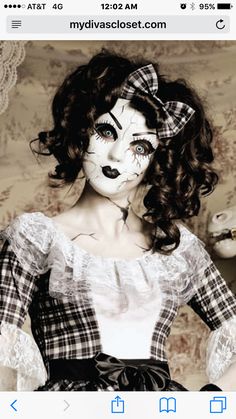 Halloween Costume Ideas Diy, Creepy Doll Costume, Creepy Halloween Costumes, The Mask Costume, Pretty Costume, Pretty Halloween Costumes, Diy Kostüm