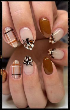 Thanksgiving Nails Short Square, Fall Luminary Nails, Neutral Design Nails, Fall Nails With Pumpkins, Square Fall Nail Designs, Fall Themed Nails Autumn, Halloween Nail Designs Acrylic, Harvest Nails, Fall Themed Nails