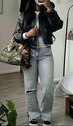 Chill Leather Jacket Outfit, Winter First Date Outfit, Winter Date Outfit Ideas, Winter Date Outfit, First Date Outfit Ideas, Winter Outfits Black Women, First Date Outfit, Date Outfit Ideas, Winter Date Night