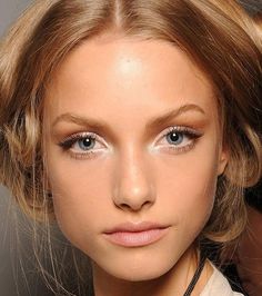 Makeup Runway, Spring Makeup Trends, Wedding Hairstyles And Makeup, Gene False, White Eyeliner, Smink Inspiration, Natalia Vodianova, Beauty Make-up