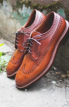 Men's Brown Color Wing Tip Full Brogue Rounded toe Vintage Leather Lace up Shoes on Storenvy Leather Lace Up Shoes, Quality Leather Boots, Custom Design Shoes, Brogue Shoes, Herren Outfit, Derby Shoes, Up Shoes, Formal Shoes, Leather Lace