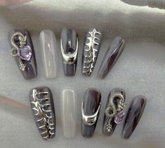 Dark Nail Designs Classy, Silver Square Nails, Saggitarius Season, Snake Nails Designs, Soft Grunge Nails, Skeleton Nails, 3d Snake, Snake Skeleton, Dark Nail Designs