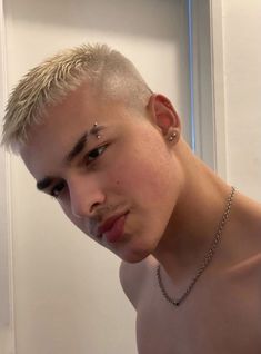 Buzz Cut For Men, Bleached Hair Men, Buzz Cut Hairstyles, Face Piercings, Beard Hairstyle, Men Hair Color, Eyebrow Piercing, Corte De Cabelo Masculino