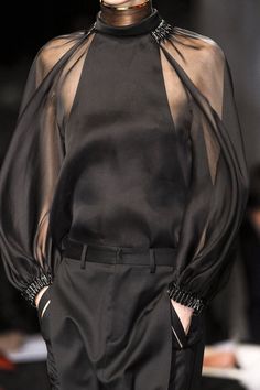 Givenchy Spring 2013 Ready-to-Wear Detail - Givenchy Ready-to-Wear Collection Givenchy Fashion Show, Couture Dior, Detail Couture, Givenchy Fashion, Haute Couture Details, Elie Saab Couture, Black Sheer Blouse, Mock Neck Blouse, Ready To Wear Saree