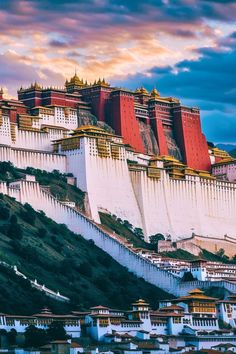 the great wall of china is built on top of a hill