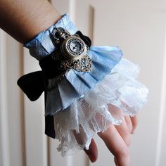 Steampunk Alice In Wonderland, Wonderland Dress, Alice In Wonderland Costume, Wonderland Costumes, Party Garden, Wrist Wrap, Wrist Cuffs, Mode Vintage