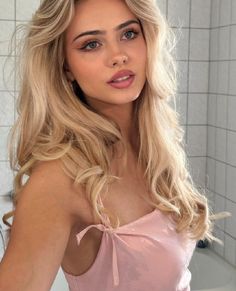 Indy Ivers, No Make Up Make Up Look, Beaded Hair Extensions, Natural Makeup Style, Blonde Redhead, Pale Makeup, The Right Move, Natural Prom Makeup, Light Makeup Looks