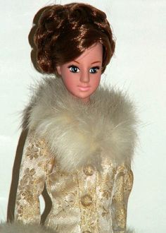 Is it just me or does this vintage Lina doll look like a 60's era Barbra Streisand ? Is It Just Me, Barbra Streisand, Vintage Dolls, Beautiful Dolls, Just Me