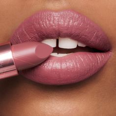 Lipstick Charlotte Tilbury, Mauve Lipstick, Hollywood Beauty, Kiss Pink, Shea Butter Body Shop, Rose Lipstick, Toning Shampoo, Fair Skin Tone, Satin Lipstick