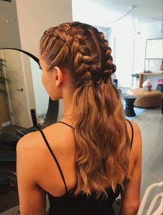 25+ Cute Back to School Hairstyles for Girls - HubPages Tennis Hairstyles, Simple Updos, Short Locks, Braids Natural, Running Hairstyles, Competition Hair