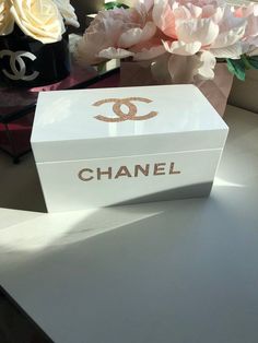 Chanel Bedroom, Diy Jewelry Box, Brand Party, Monochrome Bedroom, Designer Fragrance, Luxury Cake