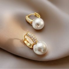 Boucles d'oreilles Hooply Pearl pour les femmes qui n'ont pas peur de l'attention


 style: boucles d'oreilles créoles de perles


 Taille (Longueur * Largeur): 37mm * 26mm


 Forme \ motif : rond


 Type de perle : Perle simulée


 Type de métaux : alliage de zinc


 Matériel: PERLE Long Pearl Earrings, Afrikaanse Mode, Korean Jewelry, White Pearl Earring, Alloy Earrings, Statement Drop Earrings, Pearl Hoop Earrings, Big Earrings, Pearl Stud Earrings