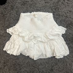 Size: Sx Color: White Condition: Never Worn Sunshine Daydream, White Skirt, White Skirts, Christmas Ideas, White Color, Womens Skirt, Color White, Skirt, Wardrobe