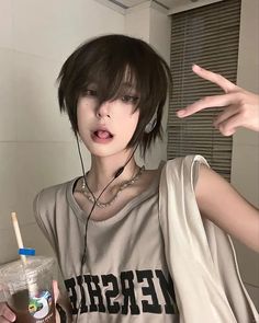 Short Unisex Haircuts For Straight Hair, Unisex Haircuts Short, Masc Hairstyles Long Hair, Anime Bangs Haircuts Irl, Masculine Haircut For Women, Masculine Faces, Unisex Haircuts, Panasonic Headphones, Short Hair Tomboy