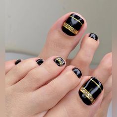 Beautiful Design Toenails Acrylic, Simple Toe Nails, Acrylic Toes, Nail Art Salon, Nail Type, Fake Nails With Glue