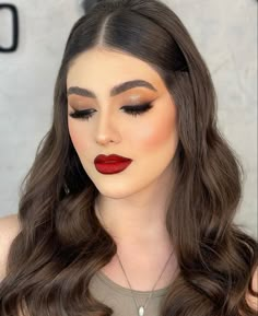 Quince Hair, Black Smokey Eye Makeup, Red Lip Makeup, Graduation Hairstyles, Curl Styles, Bridal Makeup Looks, Asian Eye Makeup