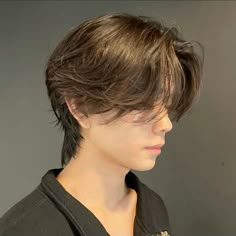 Wolf Cut Pendek, Thick Hair Men Style, Dazai Inspired Haircut, Levi Haircut Real Life, Wolfcut Male Straight Hair, Men Curtain Hairstyle, Two Block X Taper Fade, Haircut For Men Round Face Shape, Asian Middle Part Hair Men Tutorial