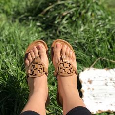 Authentic Tory Burch Nude Sand Patent Leather Slides. Beautiful Sandals, Shoes Say 8 1/2, But These Shoes Always Run A Size Small So I’m Listing Them As A Size 7.5 To Avoid Confusion. Minimal Wear, See Photos. Leather Upper, Rubber Soles. Pair It W/ Leggings Ripped Distressed Denim Shorts Or Jeans That Are Also Sold In My Closet Usa Sizes Birthday Anniversary Gift Present Vacation Vegas Trip Wedding Surplus Lounging Date Night Festival Dress Cover Up Surplus Night Out Work Attire Anthro People Spade Burch Miller Free Shipping Church If You Like My Items, Please Follow Me To See New Arrivals Brown Flat Heel T-strap Sandals With Cushioned Footbed, Tan Sandals With Leather Footbed And Round Toe, Tan Sandals With Leather Footbed, Tan Leather Sandals With Round Toe, Brown T-strap Sandals With Round Toe And Branded Insole, Tan Sandals With Leather Footbed And Flat Heel, Tan Flat Sandals With Leather Footbed, Tan Flat Heel Sandals With Leather Footbed, Brown Leather Sole Almond Toe Sandals