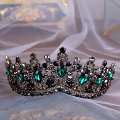 Stile Harry Potter, Black Tiara, Bridal Crown Tiara, Hair Accessories Tiara, Crown Aesthetic, Bridal Tiaras, Wedding Hair Headband, Crystal Bridal Tiaras, Bride Headband