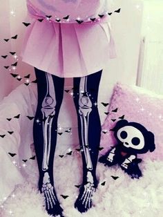 Pastel Goth Fitted Skirt, Goth Kawaii Fashion, Pastel Goth 2014, Roller Derby Clothes, 2010s Pastel Goth, Kawaii Jewelry Pastel Goth, Pastel Goth Choker