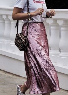 NWT H&M Trend Pink Sequined Midi Skirt XS S M L Fashion Bloggers Sold Out | eBay Sequin Skirt Outfit, Moda Pinup, The Frugality, Sequin Outfit, Moda Chic, Looks Street Style, Mode Inspo, Looks Chic, 가을 패션