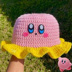 Cred. Aq Kirby Bucket Hat Crochet, Crochet Humor, Crochet Daisy, Crochet Fashion Patterns, Hat Ideas, Fun Crochet Projects, Diy Crochet Projects