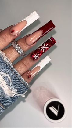 Christmas Nail Art Tutorial, Nails For Winter, Nail Art 2023, New Years Eve Outfit, Shape Nails, Punk Nails, Holiday Nail Designs, Winter Nails Acrylic