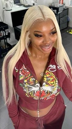 Blonde Wig No Baby Hair, Blonde No Edges Wig, Blonde Wig Outfit Black Women, Blond Frontal Wig, Blond Wig Black Women, Blonde Wig Black Women, Frontal Hairstyles Ideas, Wig Hairstyles Ideas Black Women, Blonde Hair With Roots