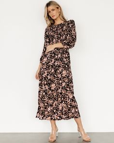 Our most flattering vacation dress is on sale - TODAY ONLY!🌴 She's breathable + comfortable, ensuring you enjoy every moment without dress fuss! Originally $86, get her for $45 before the sale ends! Not to mention, she has the cutest floral print🤤 Shop the Sale price today only!🛍️ Skirt Lining, New Rochelle, Tiered Midi Skirt, Baltic Born, Urban Modern, Midi Dress Black, Flattering Dresses, Light Peach, Vacation Dresses