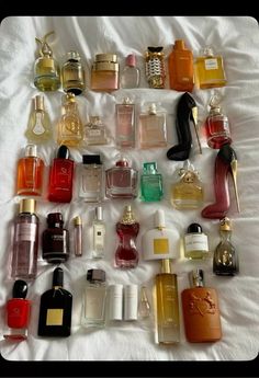 Arab Perfume Collection, Perfumes To Get, Girl Perfume Collection, Musky Perfumes, Perfumes Affordable, Perfume Storage Ideas, Best Body Sprays, Niche Perfume Collection, Baddie Essentials