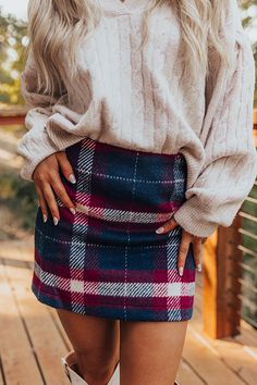 - Bring on plaid season with this adorable mini skirt! Perfect for everything from everyday outings to brunches with friends, this chic piece brings charming energy to your OOTD. - Warm, fully lined material with a plaid print - An elastic waistband - Side zip closure - A flattering silhouette that ends in a straight mini skirt length hemline Preppy Lined Mini Skirt For Fall, Fall Plaid Lined Skort, Casual Plaid Mini Skirt With Lined Detail, Casual Plaid Mini Skirt With Lining, Winter Mini Length Plaid Skirt, Casual Plaid Mini Skirt For Winter, Trendy Plaid Skort For Fall, Preppy Lined Skort For Fall, Fall Plaid Mini Length Bottoms