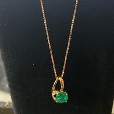 Beautiful Natural Emerald With Side Of Natural Diamond Pendant In K18 Japan Gold Chain. 18 Inches Long Adjustable. Emerald Necklace, Natural Emerald, Diamond Pendant, Green And Gold, Gold Chain, Gold Chains, Womens Jewelry Necklace, Natural Diamonds, Emerald