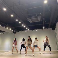 Yg Dance Practice Room, Dance Practice Aesthetic, Blasting Music, Idol Aesthetic, Dream Music