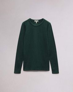 A classic crewneck with long sleeves and a slim fit. Our take on the staple is fashioned in 100% organic Pima cotton. Dark Green XXS Dark Green Shirt, Green Shirt, Athletic Fits, Book Aesthetic, Pima Cotton, Long Sleeve Tee, Rag & Bone, Denim Dress, Dark Green