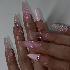 Almond Bling Nails, Bling Almond Nails, Gold Glitter Nails, Claw Nails, Cute Acrylic Nail Designs, Simple Acrylic Nails