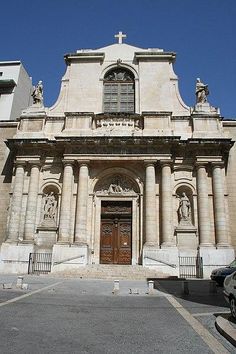 Eglise Saint-Cannat à Marseille - Plus d'infos sur le lien 👆 15 Rue des Prêcheurs 13001 Marseille