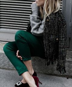 como usar tweed, o clássico em +15 looks super modernos! – RG PRÓPRIO by Lu Kuchiki Blazer Tweed Outfit, Tweed Blazer Outfit Women, Chanel Jacket Outfit, Tweed Blazer Outfit, Tweed Jacket Outfit, Chanel Blazer, Tops Fall Outfits, Chanel Style Jacket, Tweed Outfit