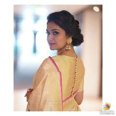 Keerthy Suresh Peach Sharara, Designing Dress, Kerala Saree Blouse, Kerala Saree Blouse Designs, Sarees Blouse, Blouse Simple, Saree Hairstyles, Baptism Photos, Keerthi Suresh