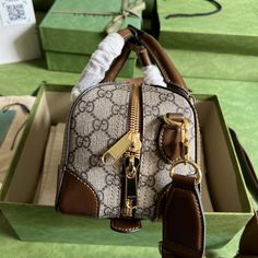 A+ Excellent Quality copies; This is a premium quality c*lone , similar like the original ones, even no one can judge either it's a c*lone or original. Contact us if you've any questions in your mind. Re L, Luxury Backpack, Luxury Clutch, Luxury Crossbody, Top Collection, New Handbags, Small Bags, Crossbody Shoulder Bag, Gucci Bag