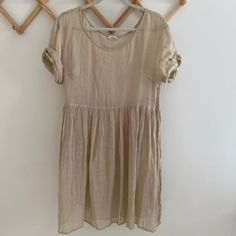 Giada Forte/ Forte Forte (High End Brand)- Wide Linen Dress. Comes With Beautiful Cotton Slip. Sized 1 -( Sizes Goes 0,1,2,3) 1 Fits Like A Small Medium. This Is Supposed To Fit A Bit Oversized So Will Fit Size 4-6. The Slip Does Run Small Though, Xsmall. I Used My Own Slip When Wearing This Dress. Short Linen Dress, High End Brands, Cotton Slip, Linen Dress, 1 2 3, Colorful Dresses, Size 4, Womens Dresses, Cream