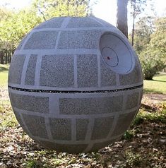 Make a pinata that looks like the Death Star for Star Wars Day (May the 4th) or for a Star Wars birthday party! Star Pinata, Star Wars Invitations