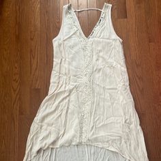 Brand New Super Cute For Summer And Beach Casual Midi Dress With Lace Trim For Vacation, Casual V-neck Midi Dress With Lace Trim, Casual Midi Dress With Lace Trim And V-neck, Casual Midi Dress With Lace Trim For Beach, Sleeveless Midi Dress With Lace Trim For Vacation, V-neck Sundress With Lace Trim For Spring, V-neck Lace Trim Sundress For Spring, Pink Dress Flowy, Pretty Floral Dress