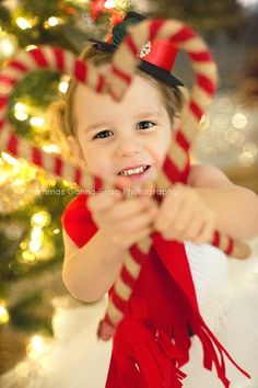 Candy Cane Hearts Christmas Card Pictures, Holiday Portraits, Xmas Pictures, Family Christmas Pictures, Family Holiday Photos