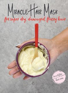 Miracle DIY hair mask for dry hair - Each ingredient improves the health of your hair, while also moisturizing, reducing frizziness and making it look smooth, shiny and beautiful. Best Diy Hair Mask, Hair Masks For Dry Damaged Hair, Damaged Hair Diy, Damaged Curly Hair, Curly Hair Mask, Overnight Hair Mask, Homemade Hair Treatments, Hair Mask Recipe, Diy Hair Mask For Dry Hair