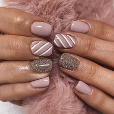 Get Festive with Stunning Christmas Nail Designs for the Holiday Season | Kingston Designs #christmasnailaesthetic #christmasnail2023 #christmasnail #christmaenailsacrylic January Nail Colors, January Nail Designs, Nail Design Glitter, No Chip Nails, January Nails, Short Gel Nails, Winter Nails Acrylic, Nail Colors Winter, Christmas Gel Nails