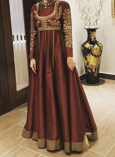 Long Frock Designs For Women, Indian Long Frocks, Long Frocks Indian Designer Dresses, Long Frocks Indian, Frock Designs For Women, Indian Designer Dresses, Frock Designs, Shadi Dresses, Long Frock Designs