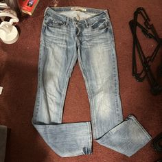 Excellent Condition! Never Worn! Old Hollister, 2000s Abercrombie, Poshmark Clothes, Bod Goals, Vintage Hollister, Clothing Pieces, 2000s Fashion Outfits, Thrift Finds, Kitty Wallpaper